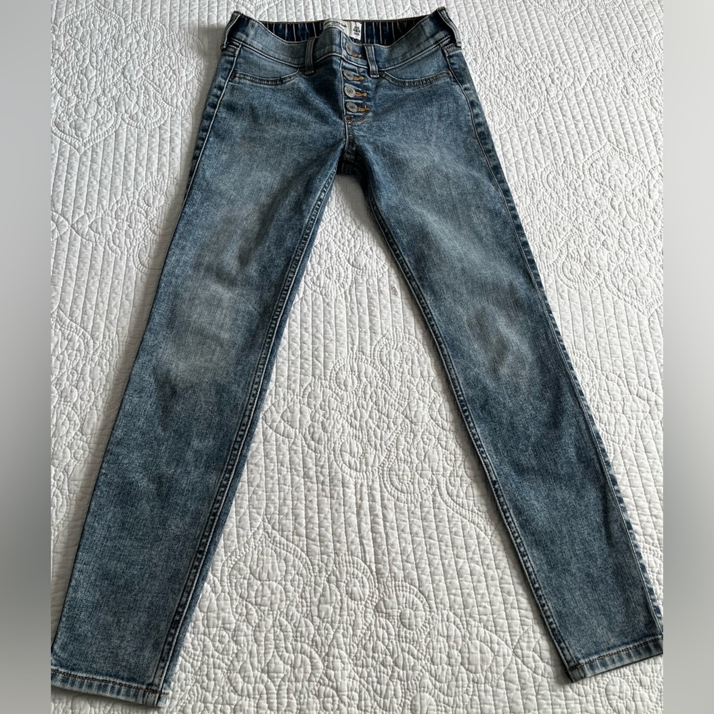 Girls Abercrombie and fitch acid washed skinny jeans